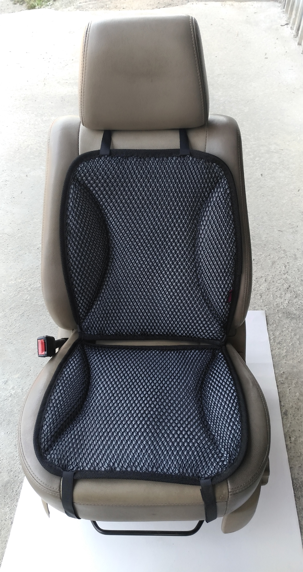 冬季保暖與涼爽汽車座墊｜高彈性3D立體網布設計